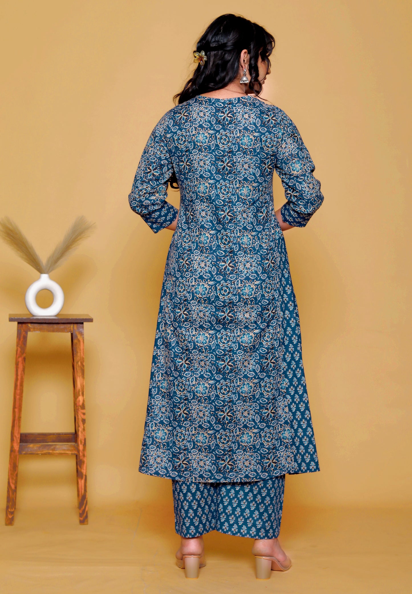 Neel-aya Kali Print V-Neck Co-Ord Set